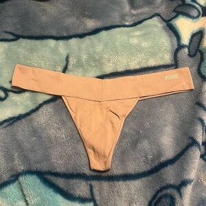 VS PINK Thong M